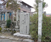 幸盛寺と山中鹿介の墓